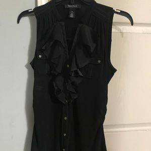 Sleeveless button down top